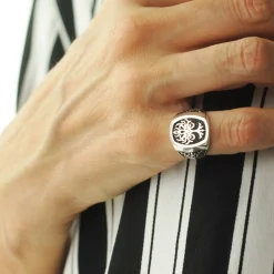 Alberodellavita925 | Anello “forma cuscino piccola” in argento 925 e smalto nero