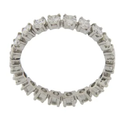 Anello eternity in oro bianco con diamanti 1,80 ct