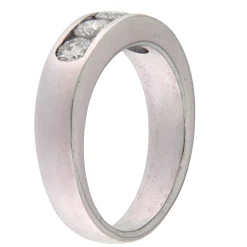 Anello fedina in oro bianco e diamanti