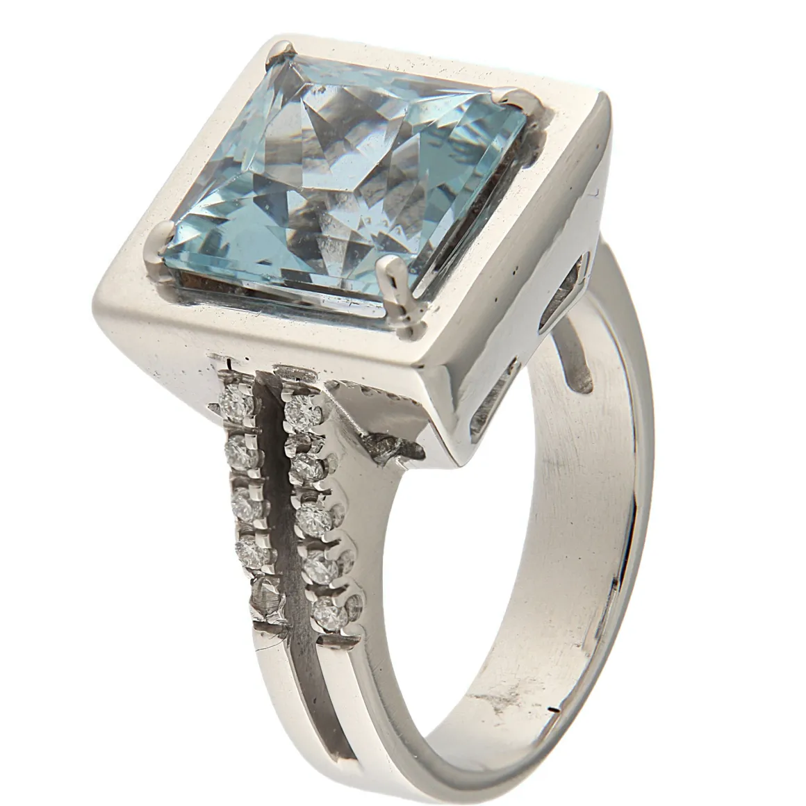 Anello in oro bianco con acquamarina 5,17 ct e diamanti