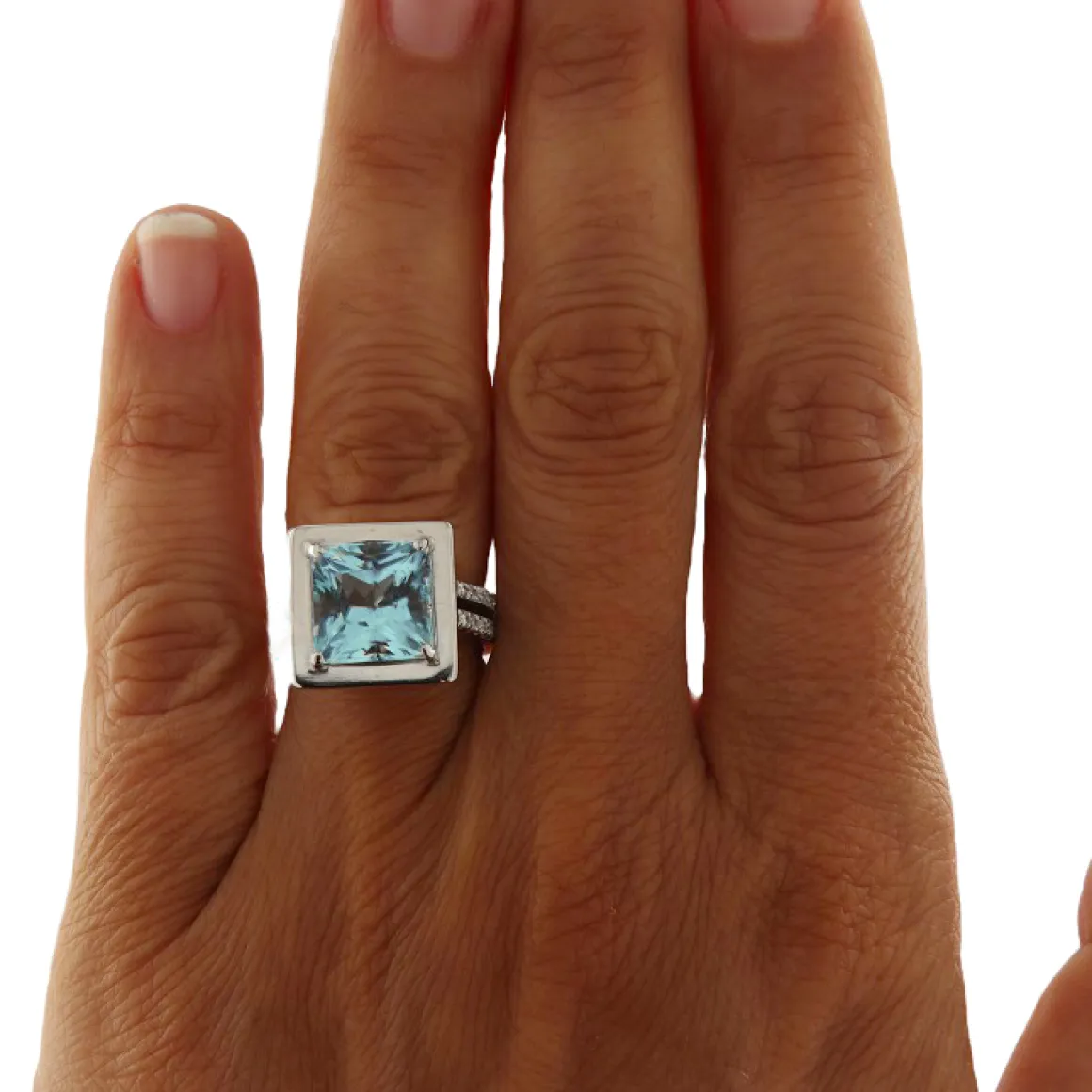 Anello in oro bianco con acquamarina 5,17 ct e diamanti