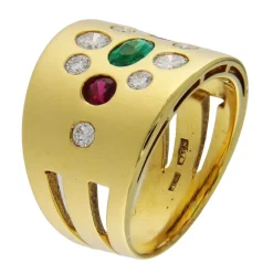 Anello in oro giallo con diamanti, rubini e smeraldo