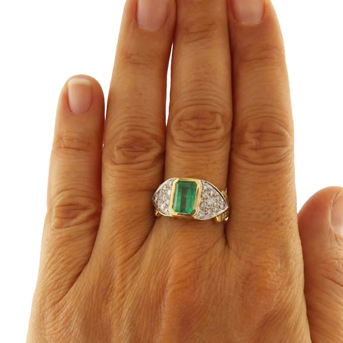 Anello in oro giallo e bianco con smeraldo 2,44 ct e diamanti