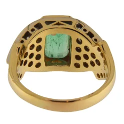 Anello in oro giallo e bianco con smeraldo 2,44 ct e diamanti