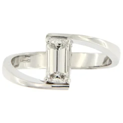 Anello solitario in oro bianco con diamante 0,83 ct E/IF