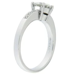 Anello solitario in oro bianco con diamante taglio brillante certificato HRD e brillanti sul gambo