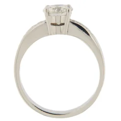 Anello solitario in oro bianco con diamante taglio brillante certificato HRD e brillanti sul gambo
