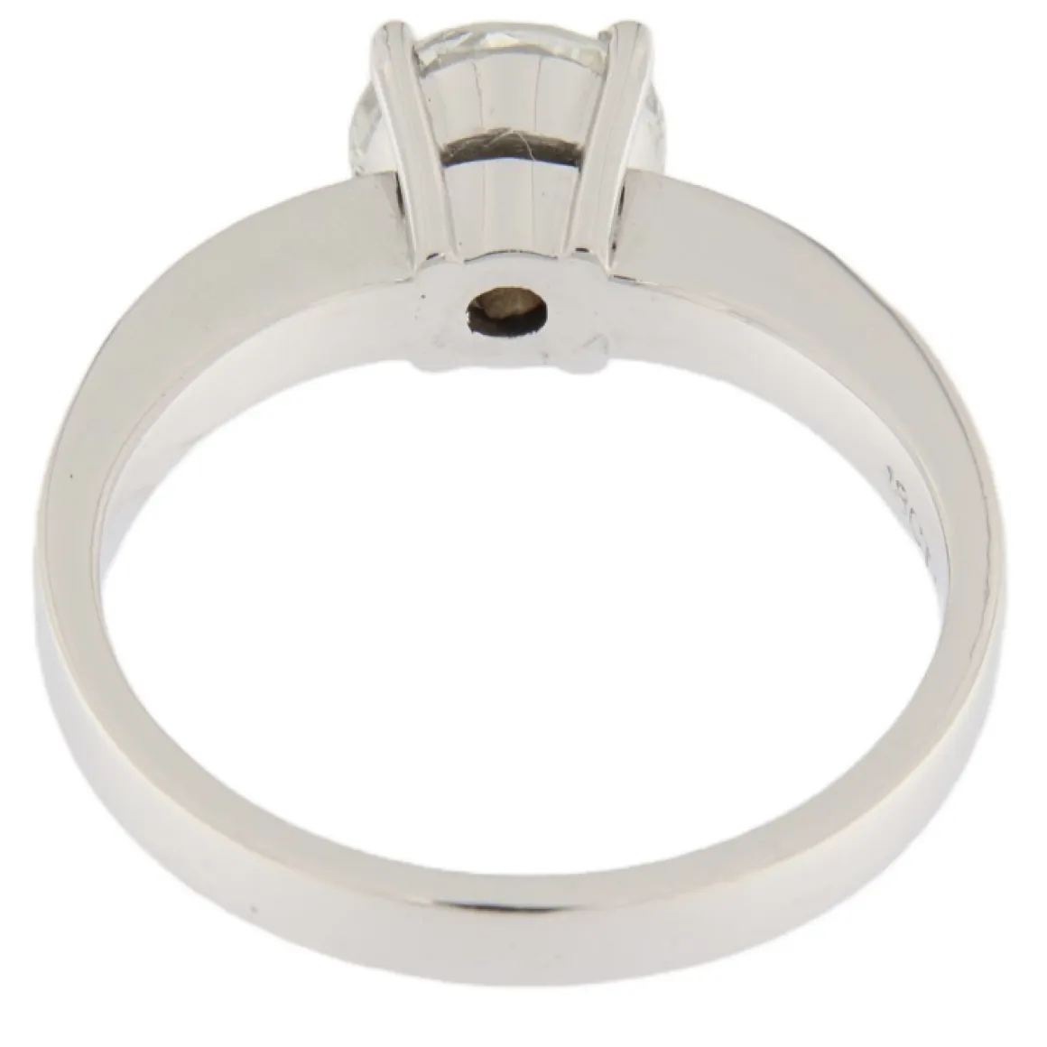 Anello solitario in oro bianco con diamante taglio brillante certificato HRD e brillanti sul gambo