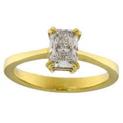Anello solitario in oro giallo con Diamante taglio Radiant