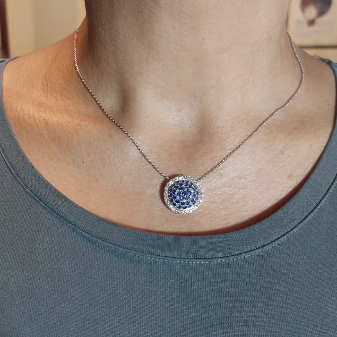 Girocollo in oro bianco con zaffiri e brillanti