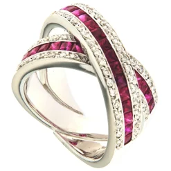Guidetti | Anello a fasce incrociate in oro bianco con rubini e diamanti