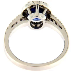 Guidetti | Anello in oro bianco con zaffiro ct 2,45 e diamanti taglio brillante 0,28 ct