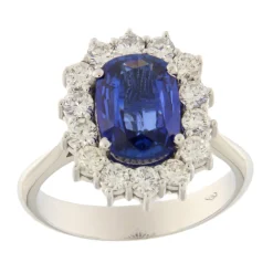 Guidetti | Anello in oro bianco con zaffiro 2,54 ct e contorno di diamanti