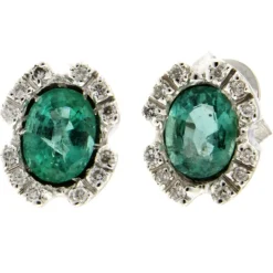 Guidetti |  Orecchini in oro bianco con smeraldi e contorno di diamanti taglio brillante