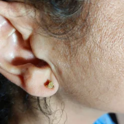 Guidetti | Orecchini punto luce in oro giallo con diamanti fancy yellow taglio cuore