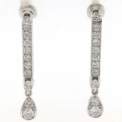 Orecchini pendenti in oro bianco con diamanti taglio brillante