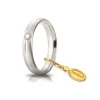 Unoaerre | Fede nuziale “Comoda” in oro bianco satinato mm 4 con brillante ct 0,03